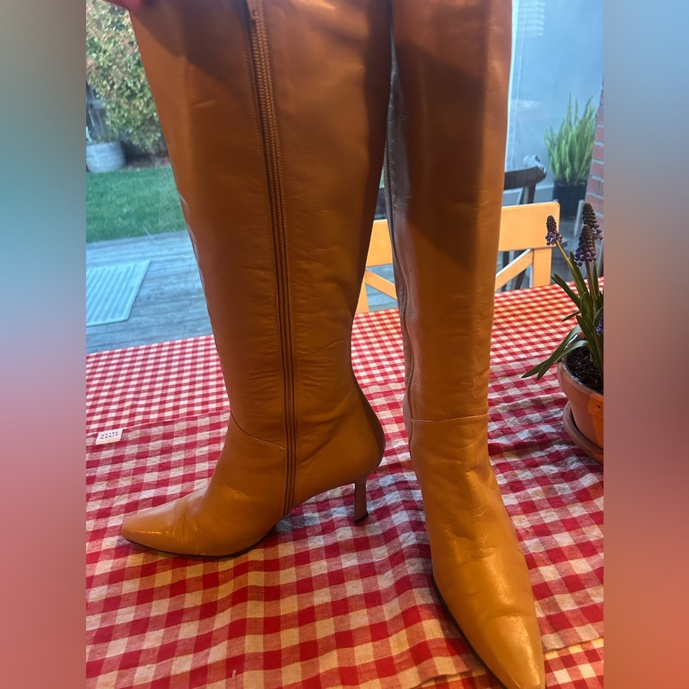 Stuart Weitzman Golden Tan Tall Heeled Boots Size 10